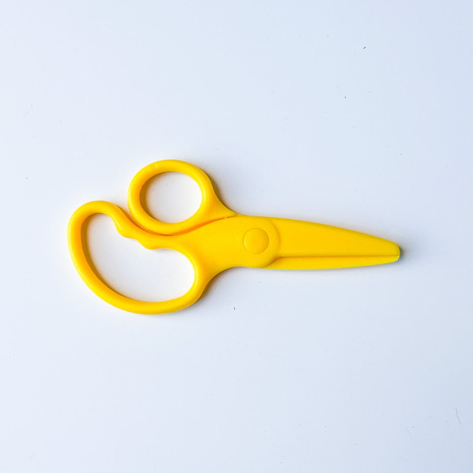 Plastic Yellow Play Dough Cutter Small Craft Scissors Kids Modelling &  Sculpting by BCreative ® : : Outlet